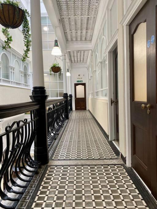 Victoria Street Apartment Sleeps 2 リヴァプール エクステリア 写真