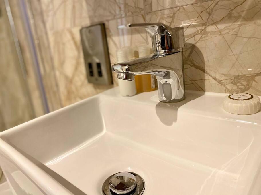 Victoria Street Apartment Sleeps 2 リヴァプール エクステリア 写真